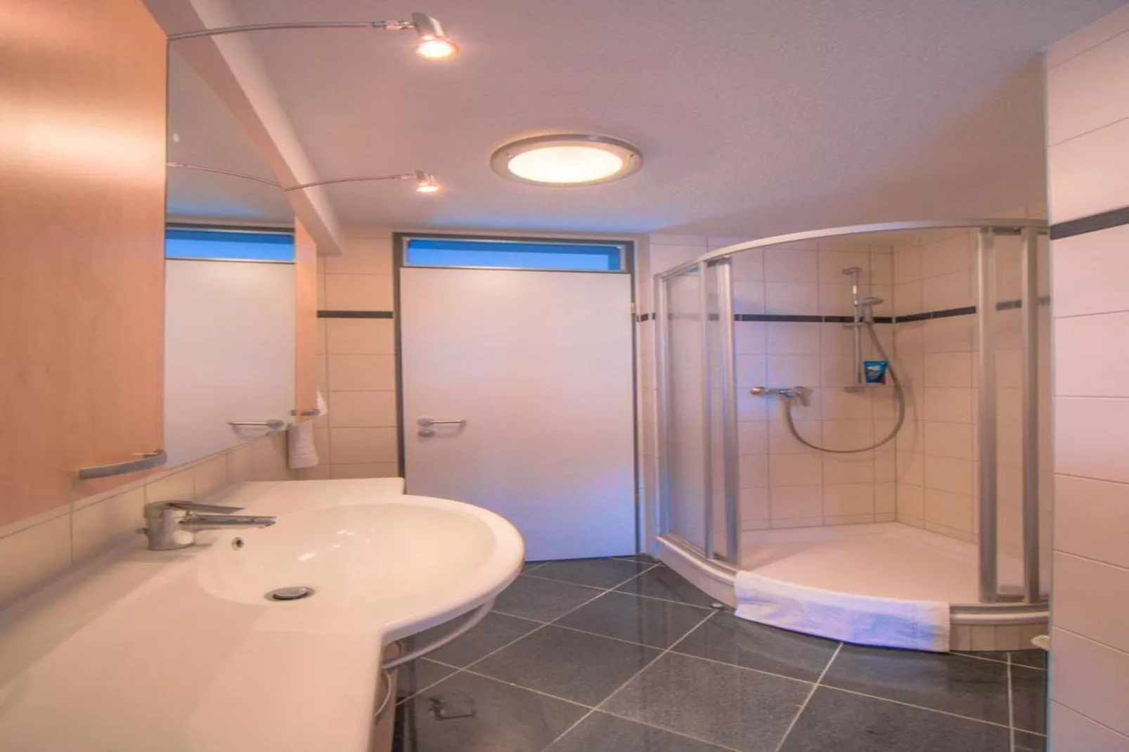 Seeadler 205-Bathroom