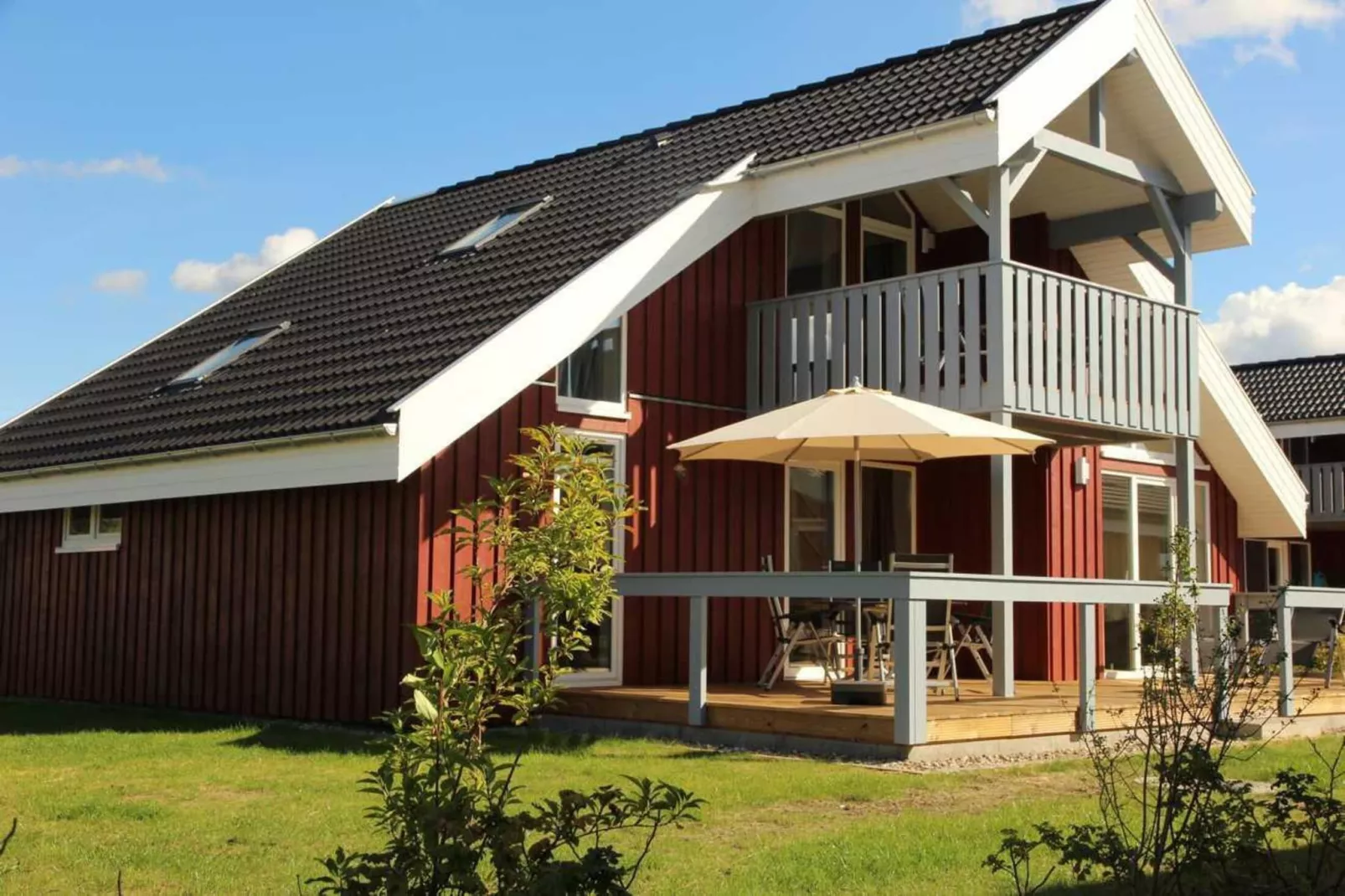Ferienhaus Seeschwalbe-Classic 90 qm 72a-Außenbereich Sommer