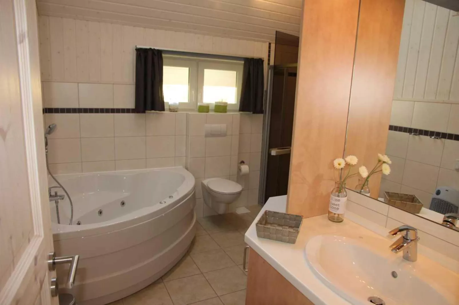 Ferienhaus Seeschwalbe-Classic 90 qm 72a-Badezimmer
