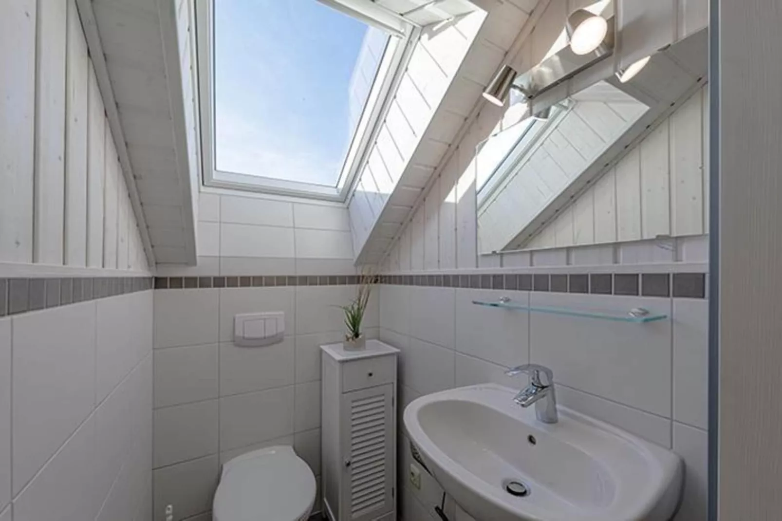 Ferienhaus Seeschwalbe-Classic 90 qm 74a-Bathroom