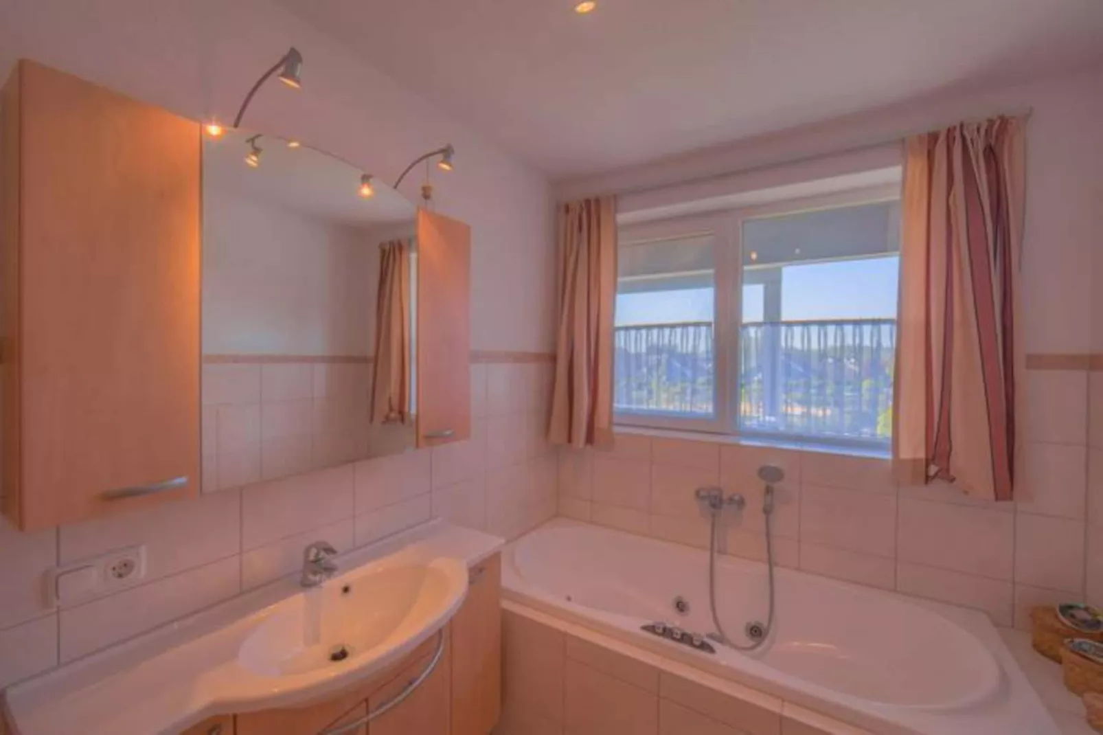 Mitteldeck 514-Bathroom
