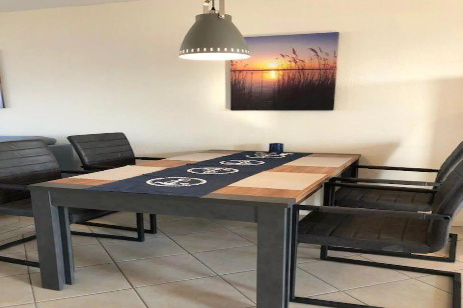 Mitteldeck 414-Dining room