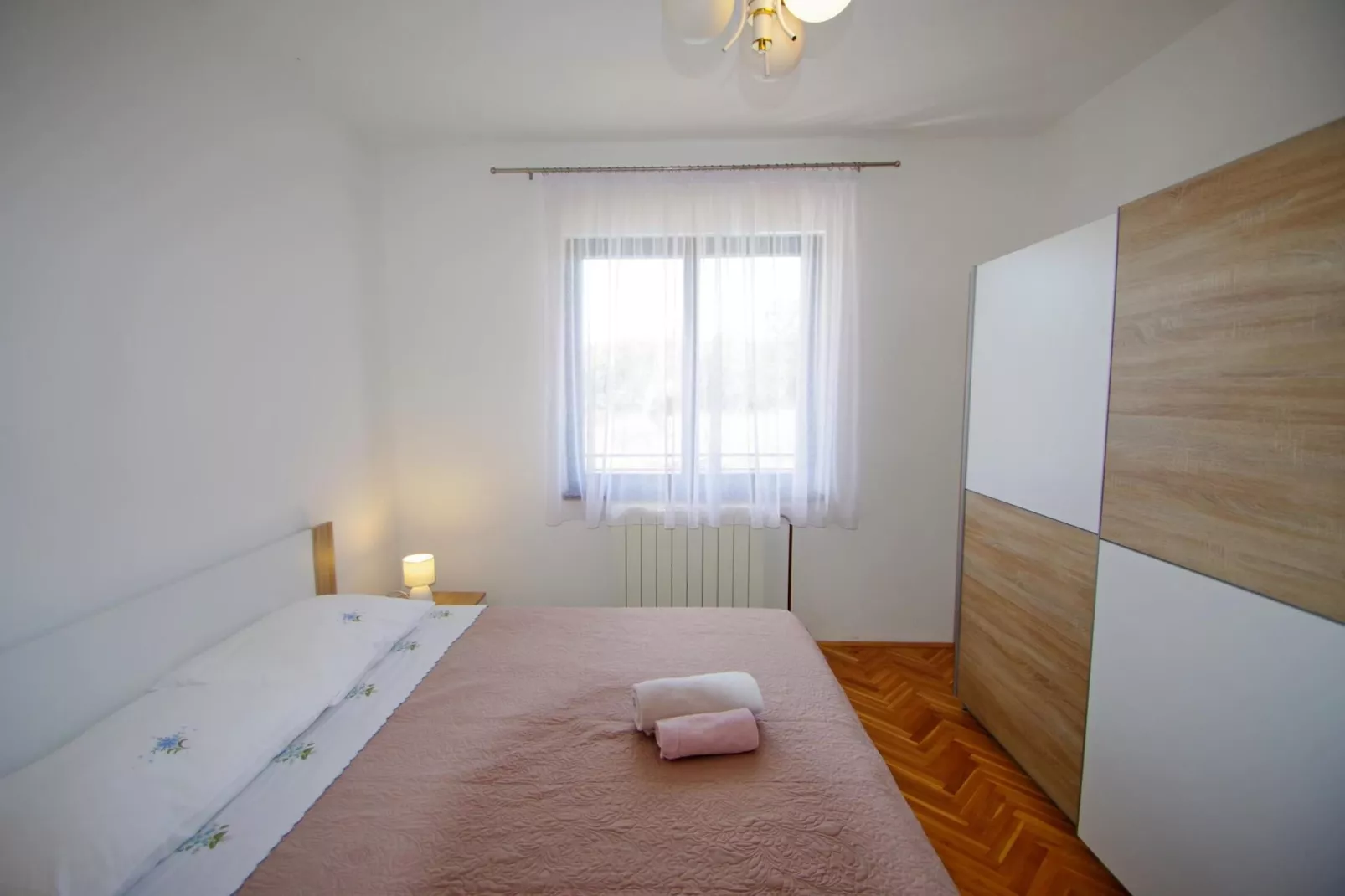 Genio-Bedroom