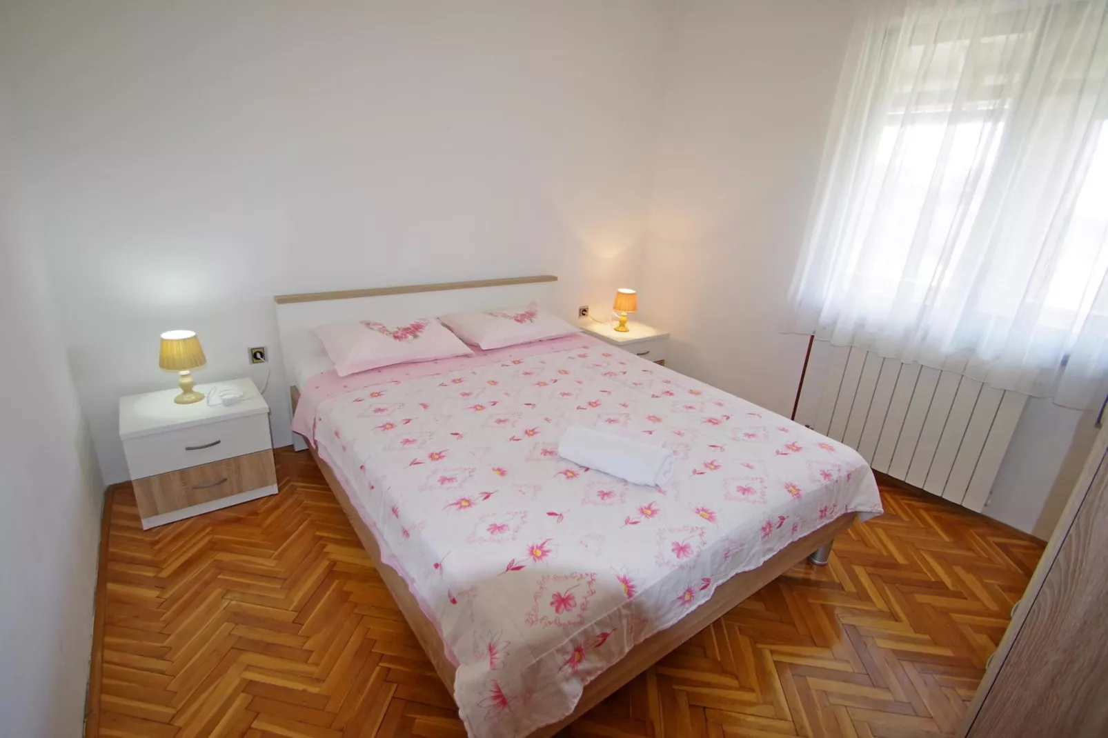 Genio-Bedroom