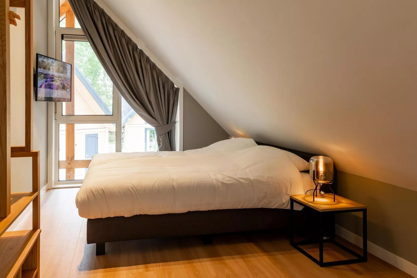 Bos Villa met Hottub  6 personen-Bedroom