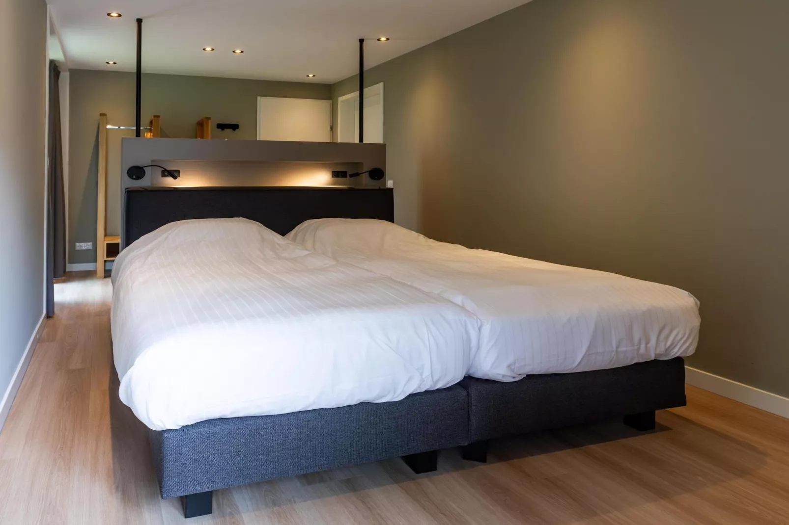 Bos Villa met Hottub  6 personen-Bedroom