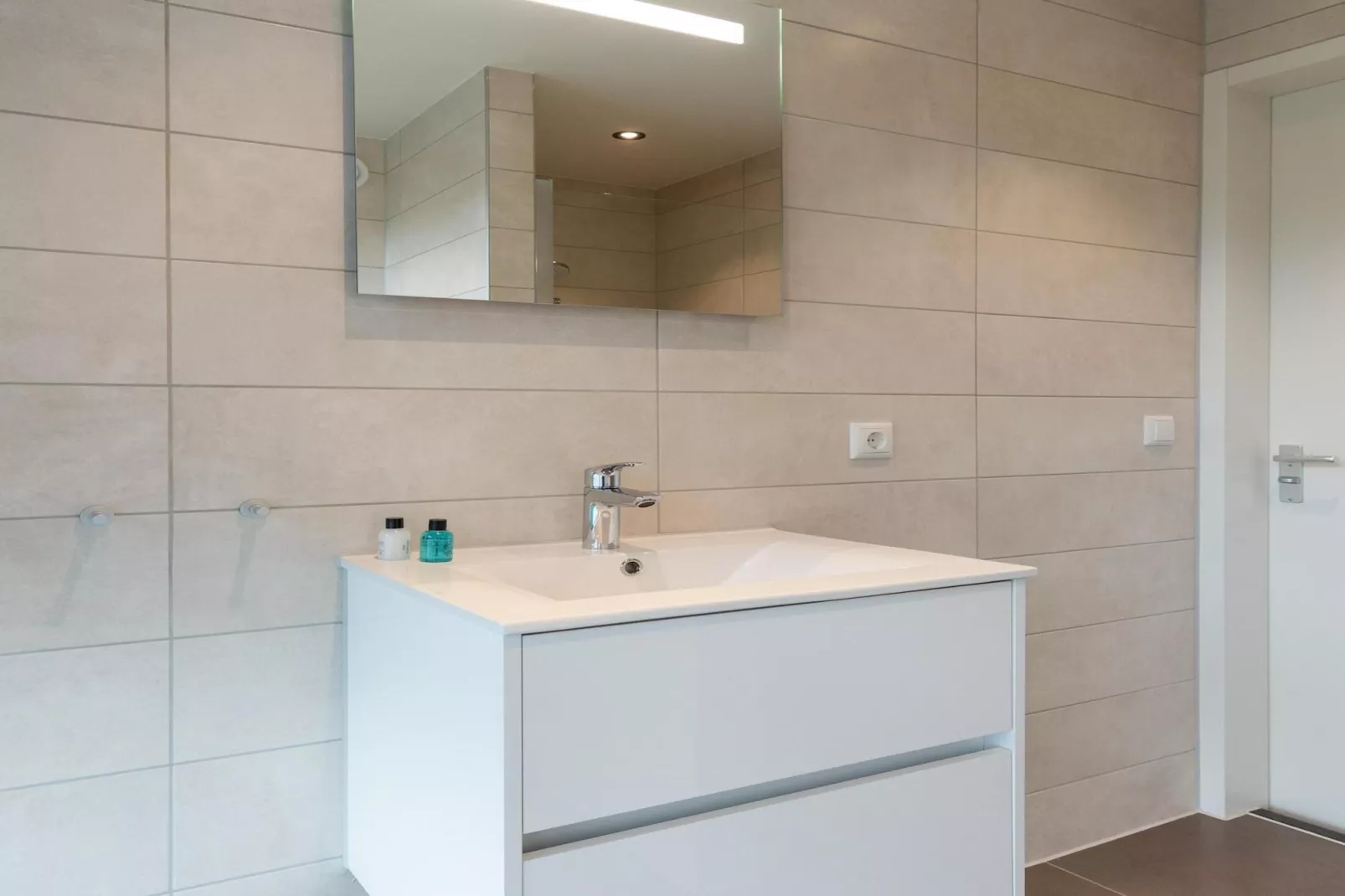 Bos Villa met Hottub  6 personen-Bathroom
