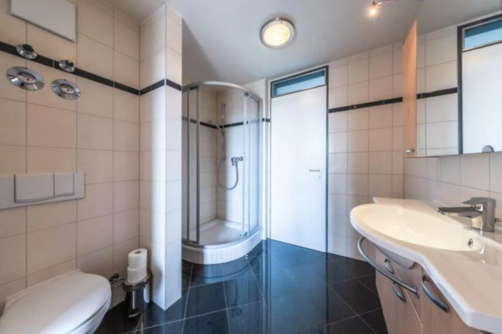 Seeadler Classic 204-Bathroom