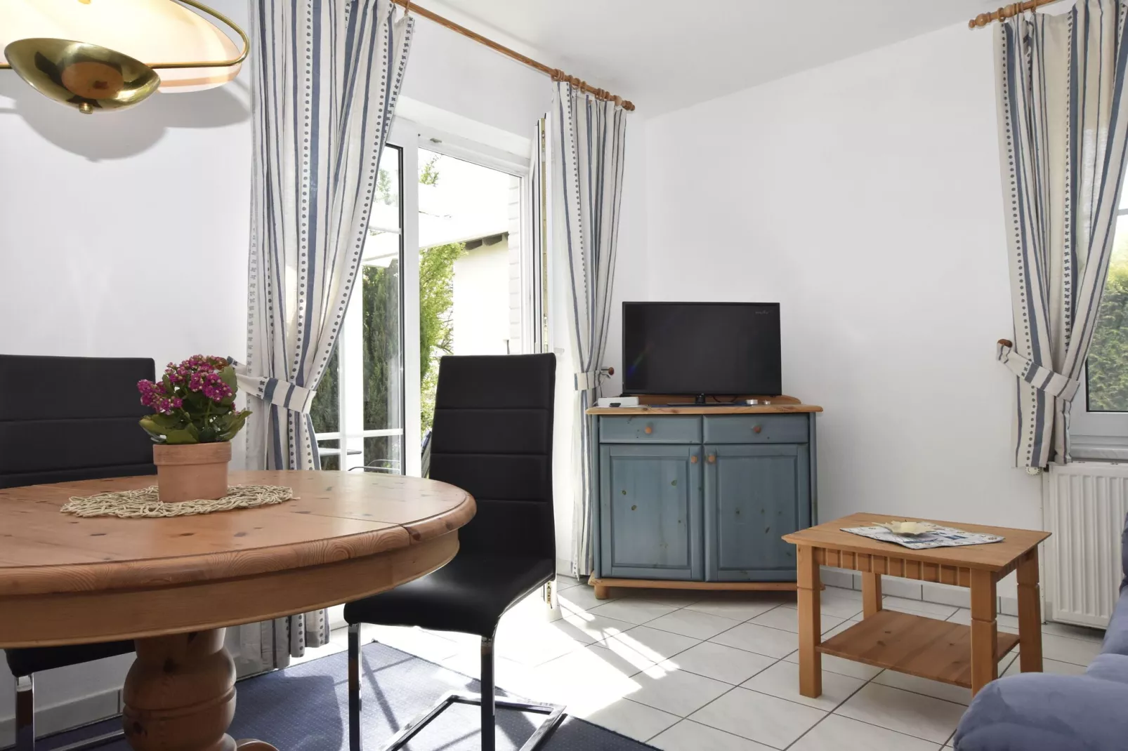 Arko 2 dicht am feinsandigen Strand-Living room