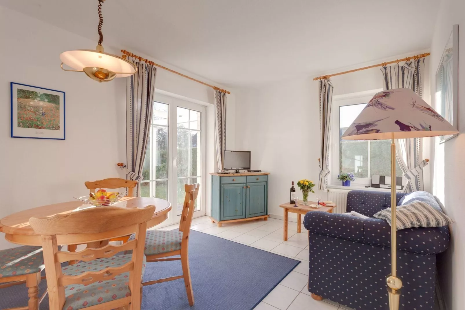 Arko 2 dicht am feinsandigen Strand-Living room