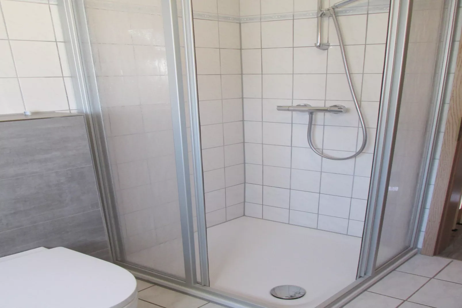Doppelhaushälfte 19 Gantenberg-Bathroom