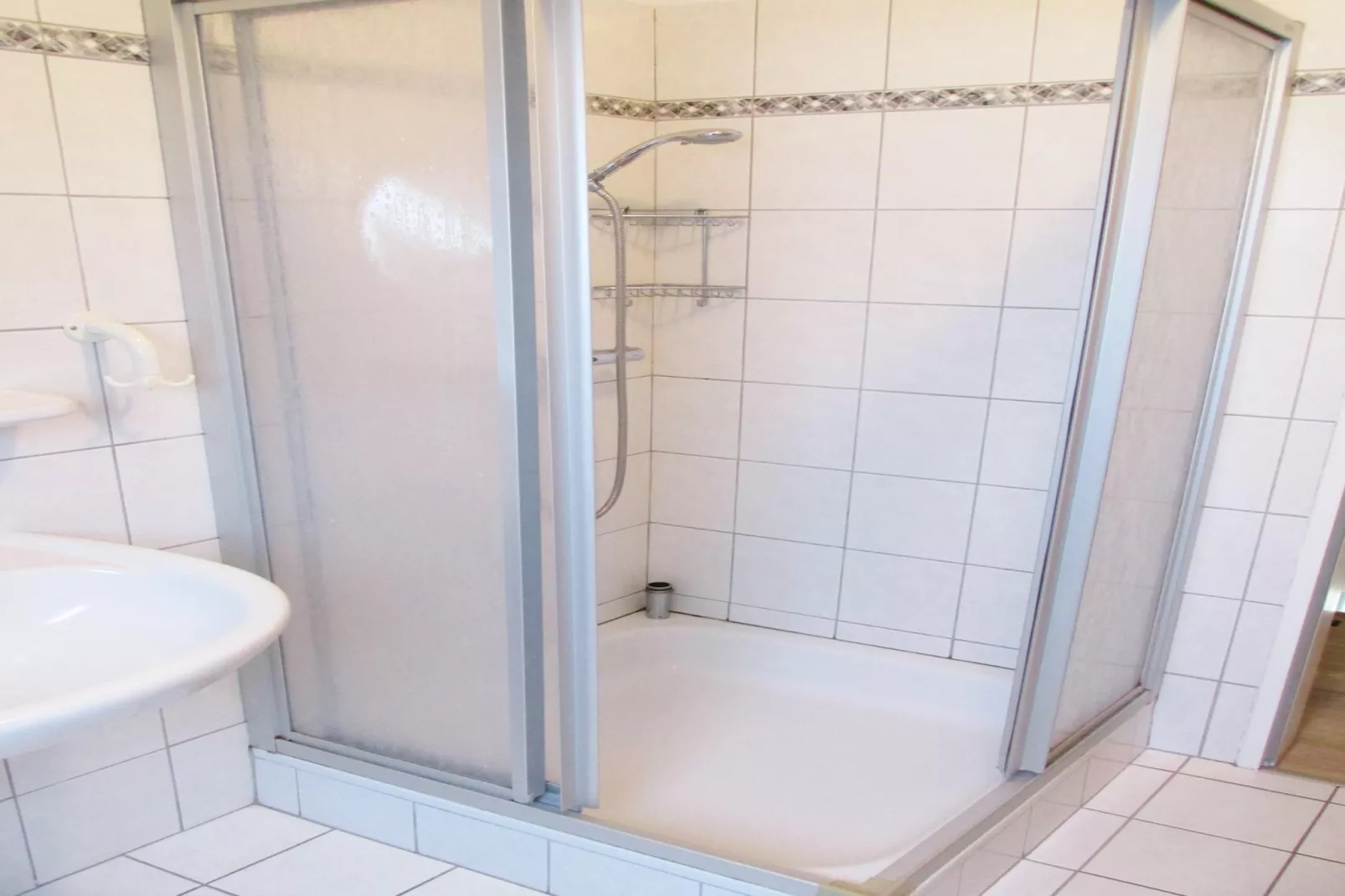 Doppelhaushälfte Nordseerose 125-Bathroom