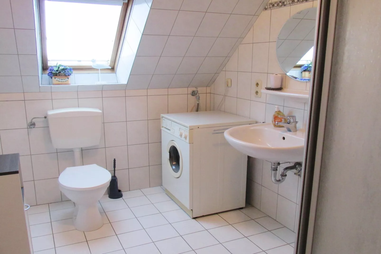 Doppelhaushälfte Nordseerose 125-Bathroom