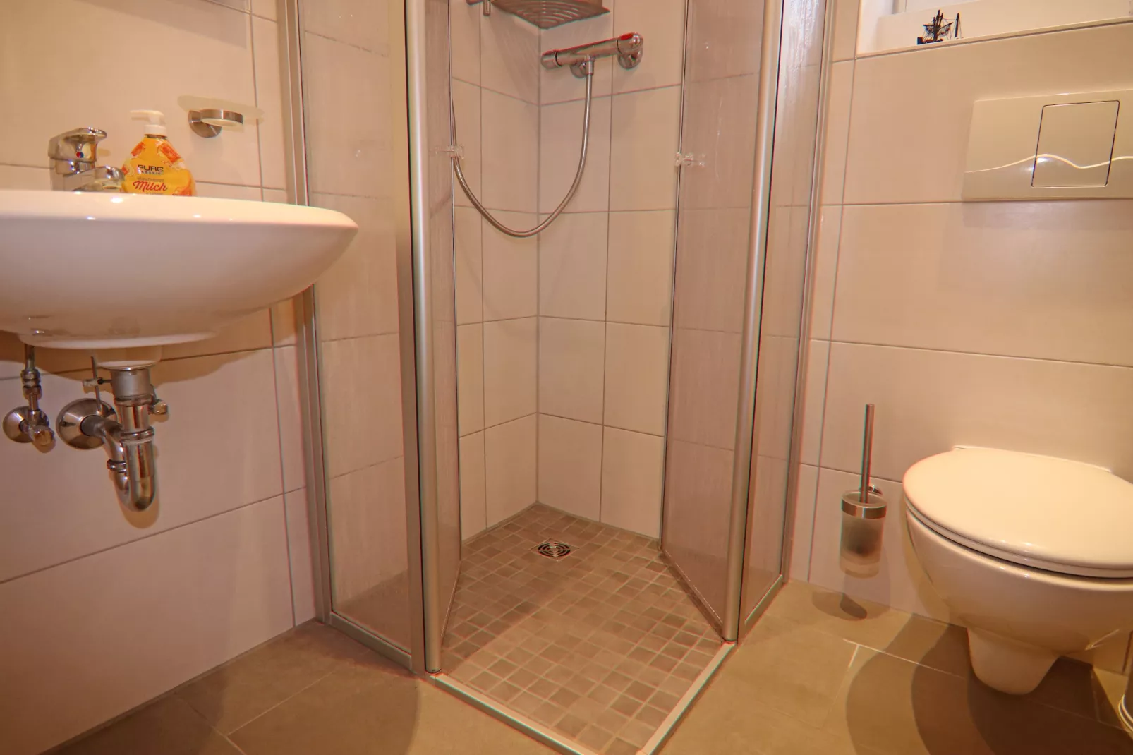 Bungalow B4-Bathroom