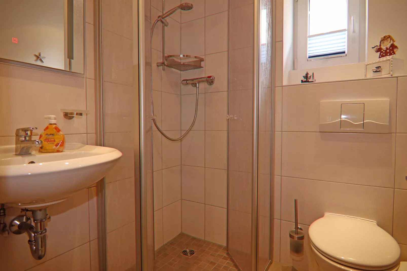 Bungalow B4-Bathroom