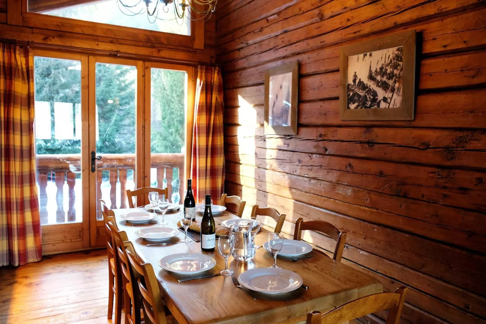 Chalet Elliot Est-Dining room