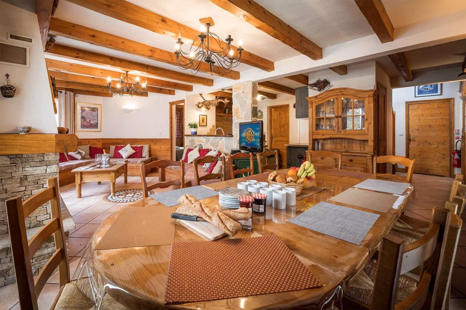 Chalet Lea-Dining room