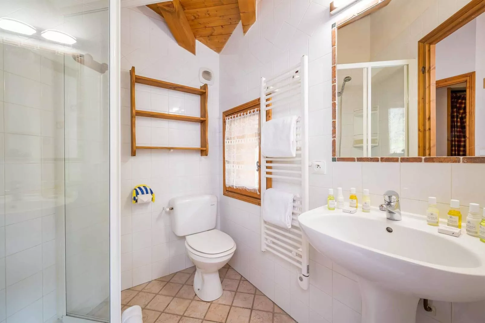 Chalet Lea-Bathroom