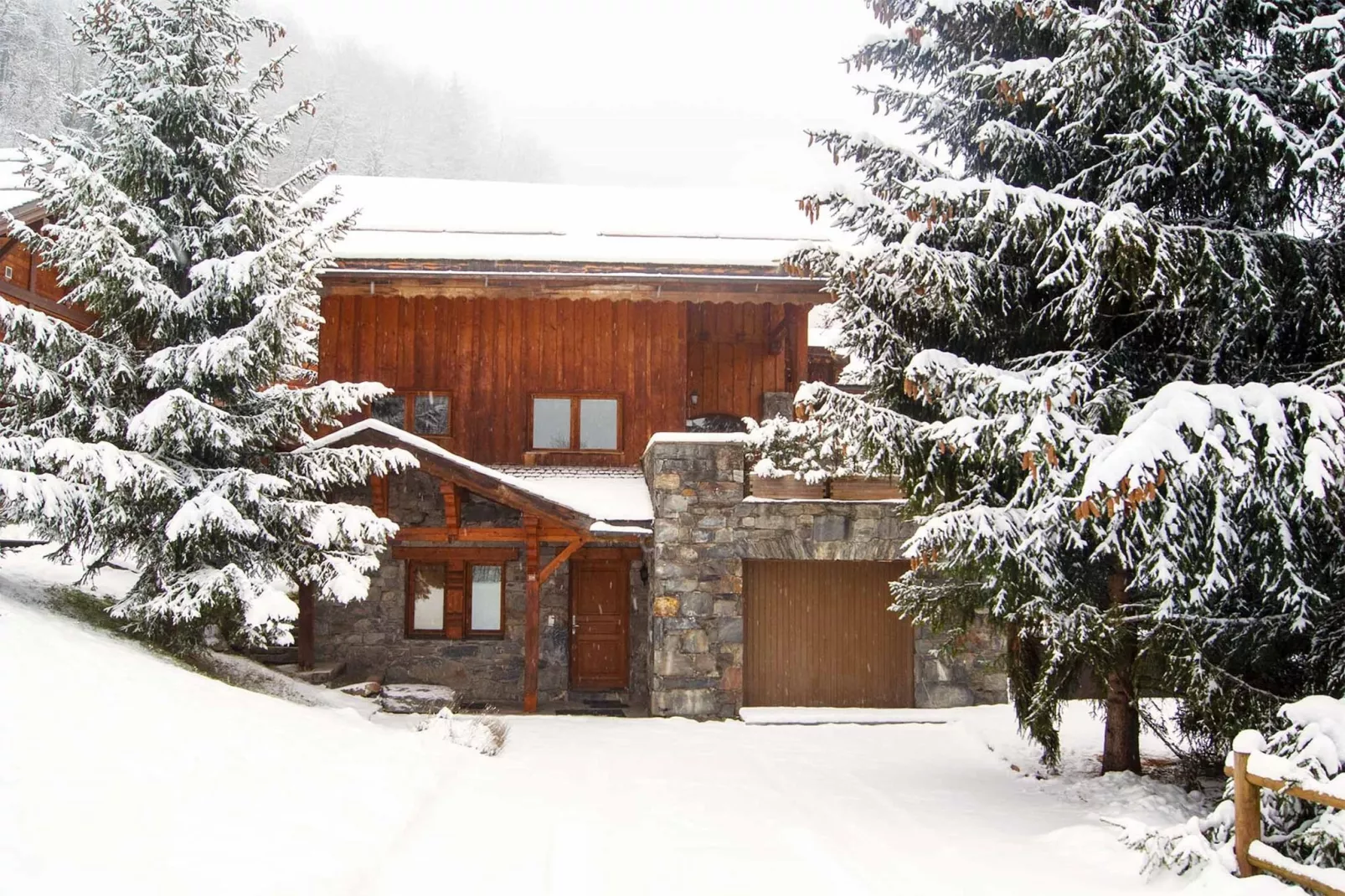 Chalet Etienne-Exterior winter