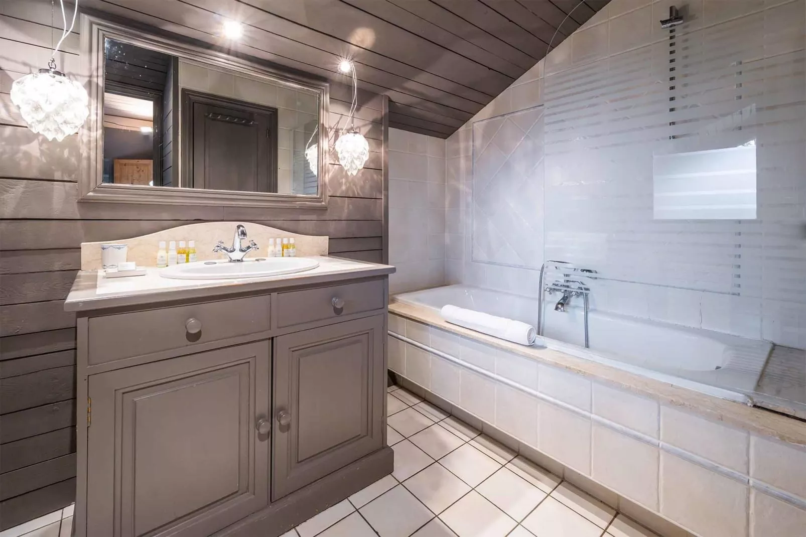 Chalet Etienne-Bathroom