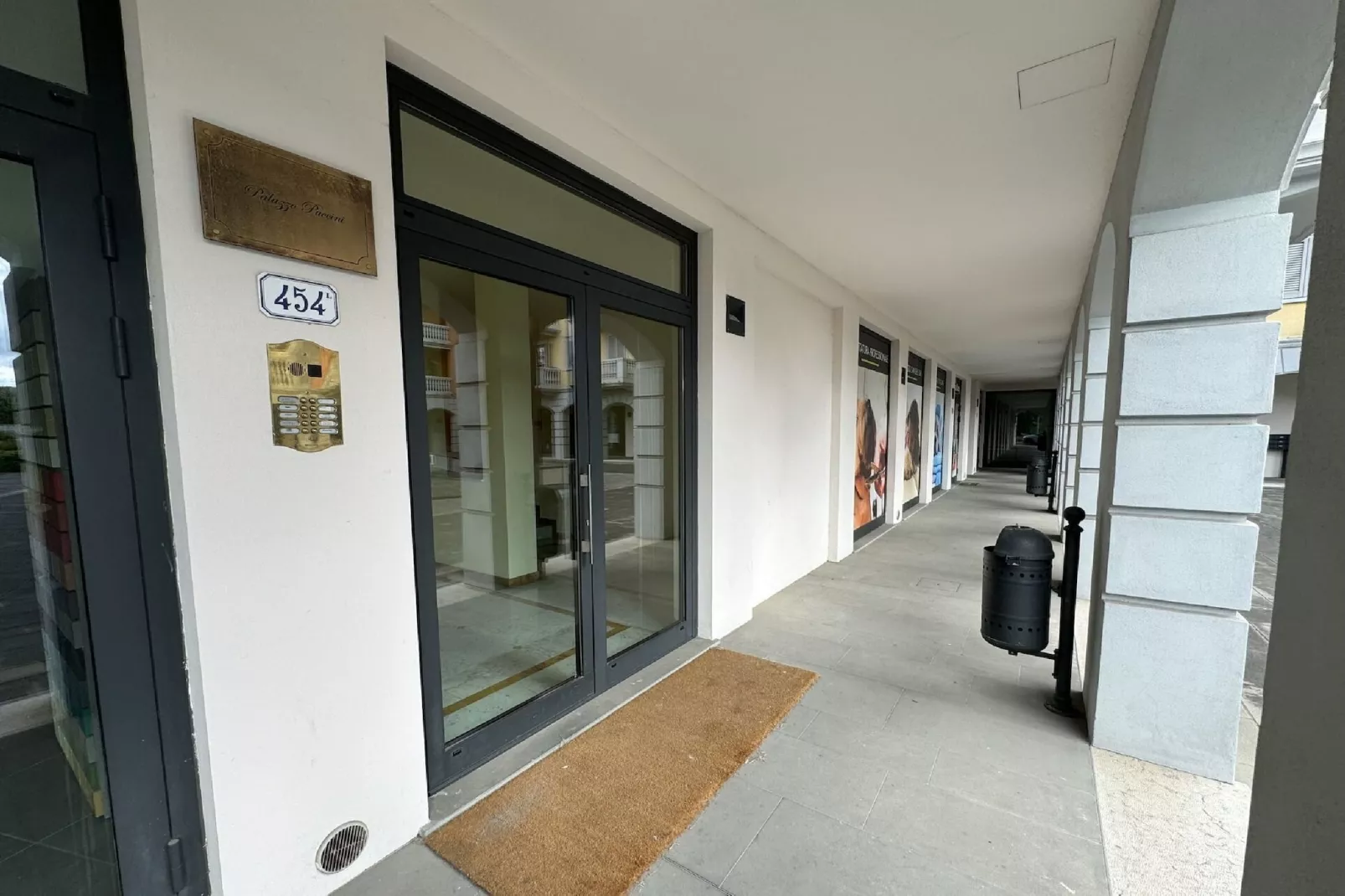 Galleria degli Artisti-Empfangshalle