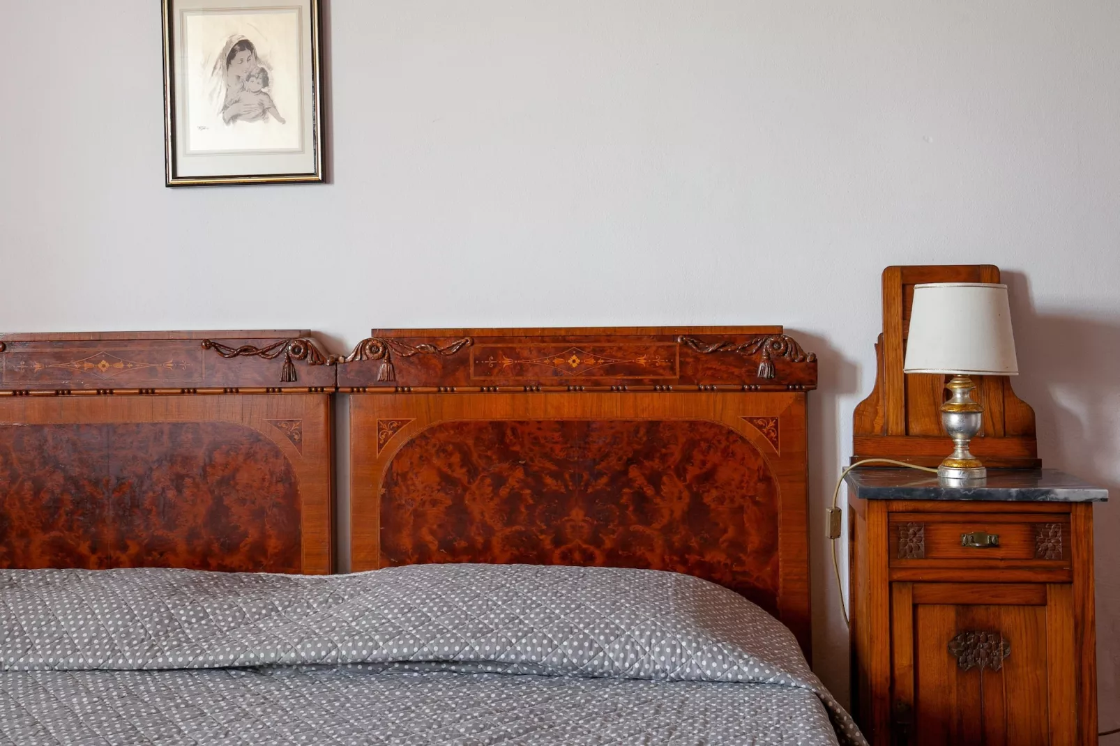 Rosa-Bedroom