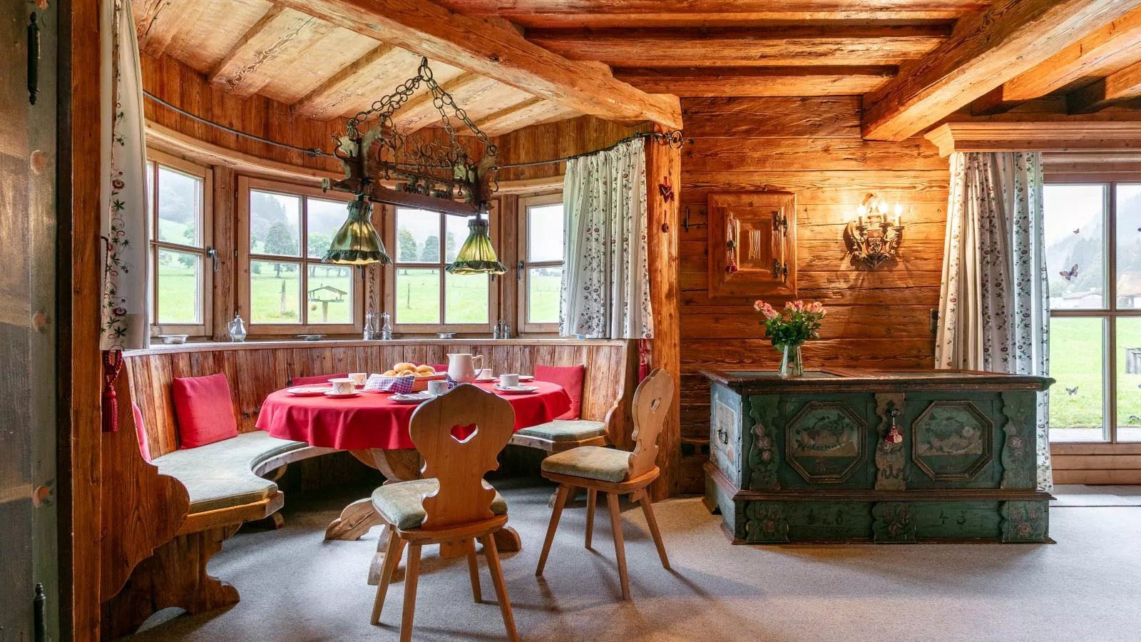 Chalet Rettensteinblick-Dining room