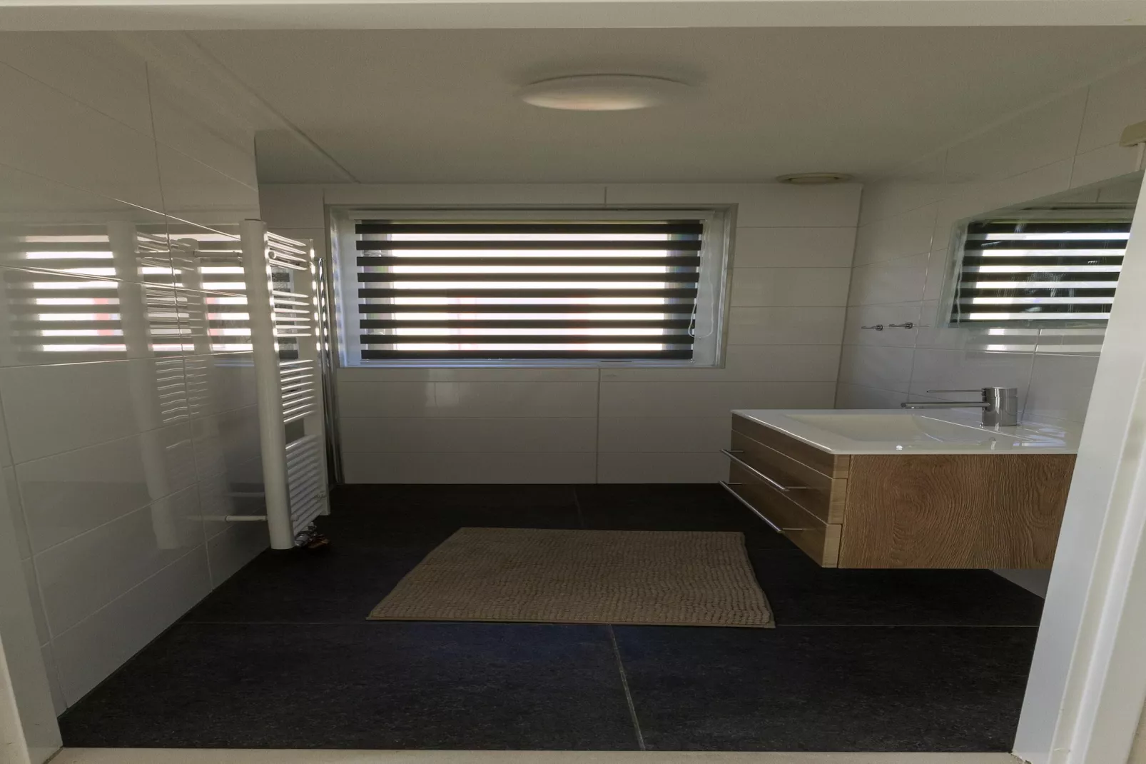 NR 44-Bathroom