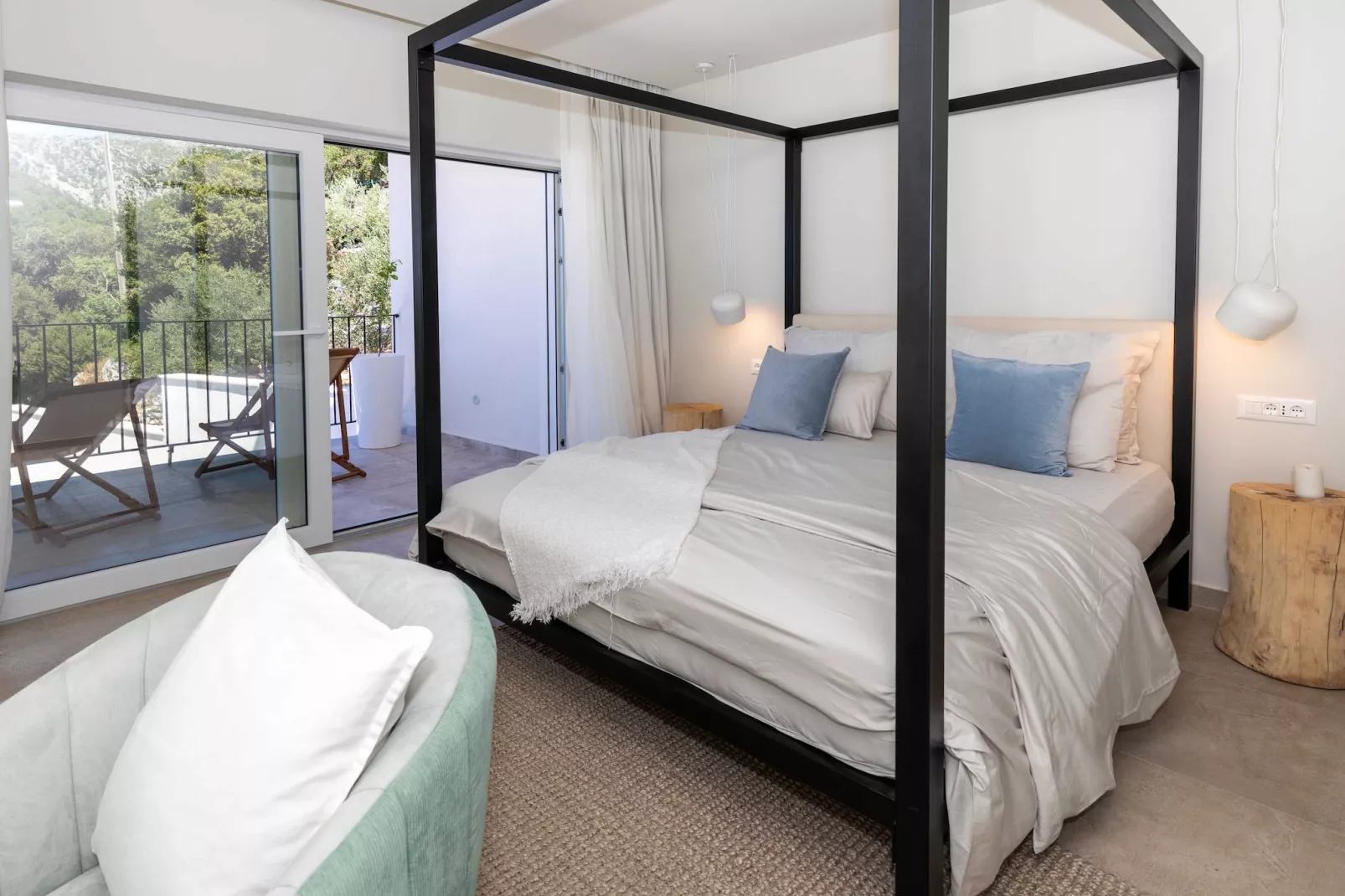 Villa Simpleza - Six Bedroom Villa with Private Pool and Jacuzzi-Bedroom