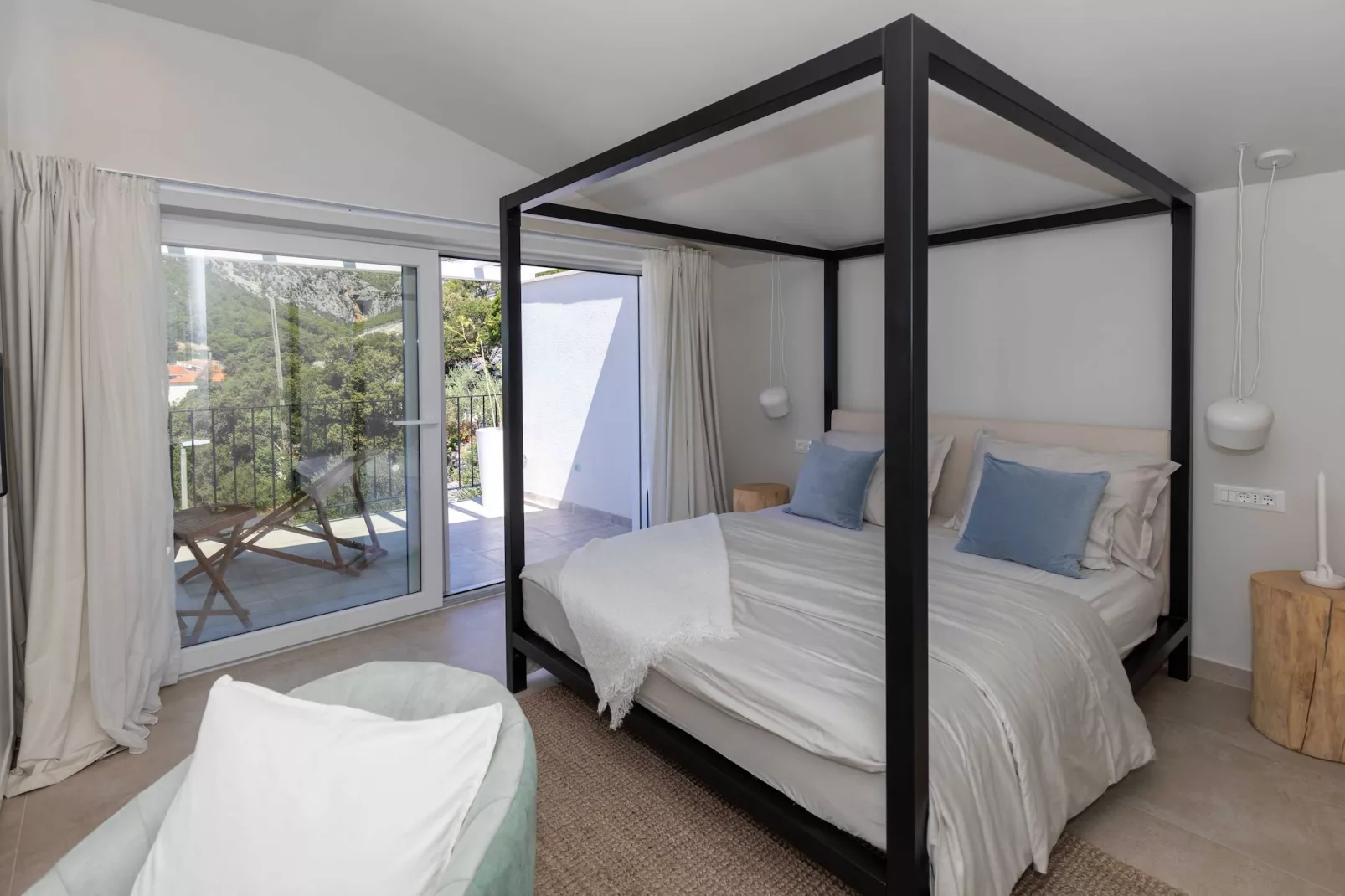 Villa Simpleza - Six Bedroom Villa with Private Pool and Jacuzzi-Bedroom