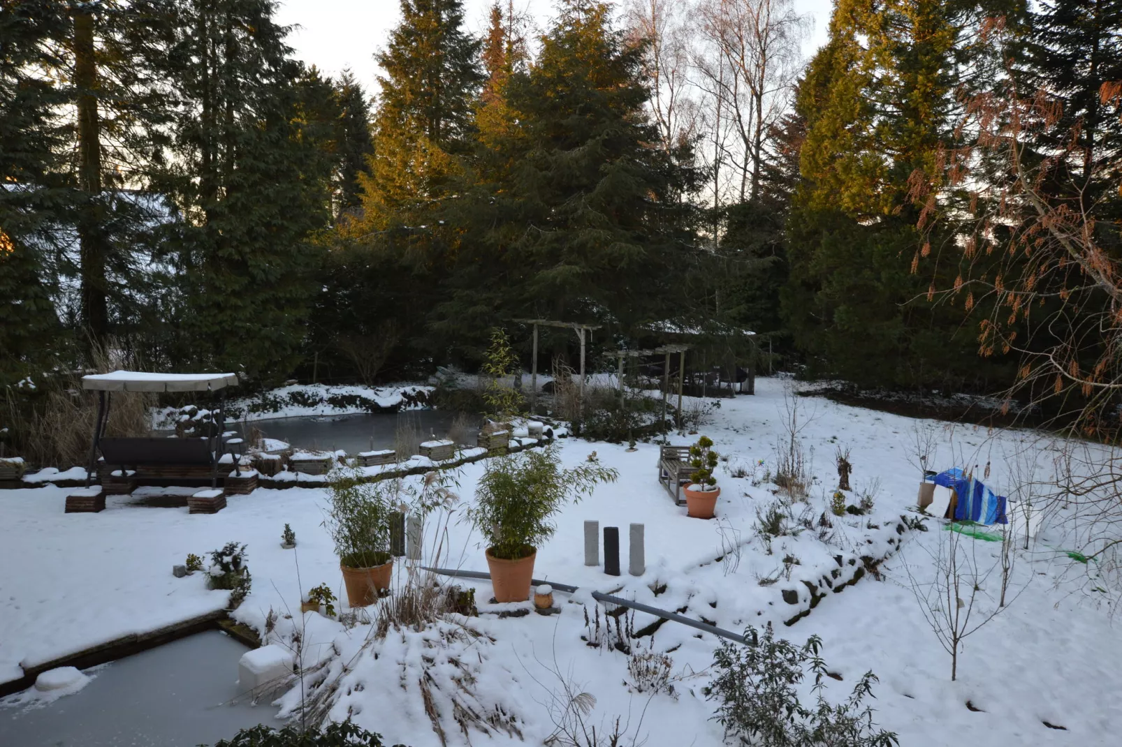 Ferienwohnung Weitblick I und II-Garden winter