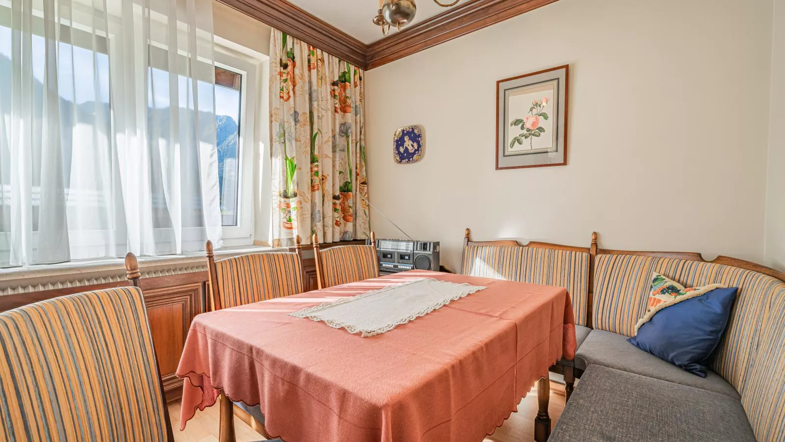 Antonia-Dining room