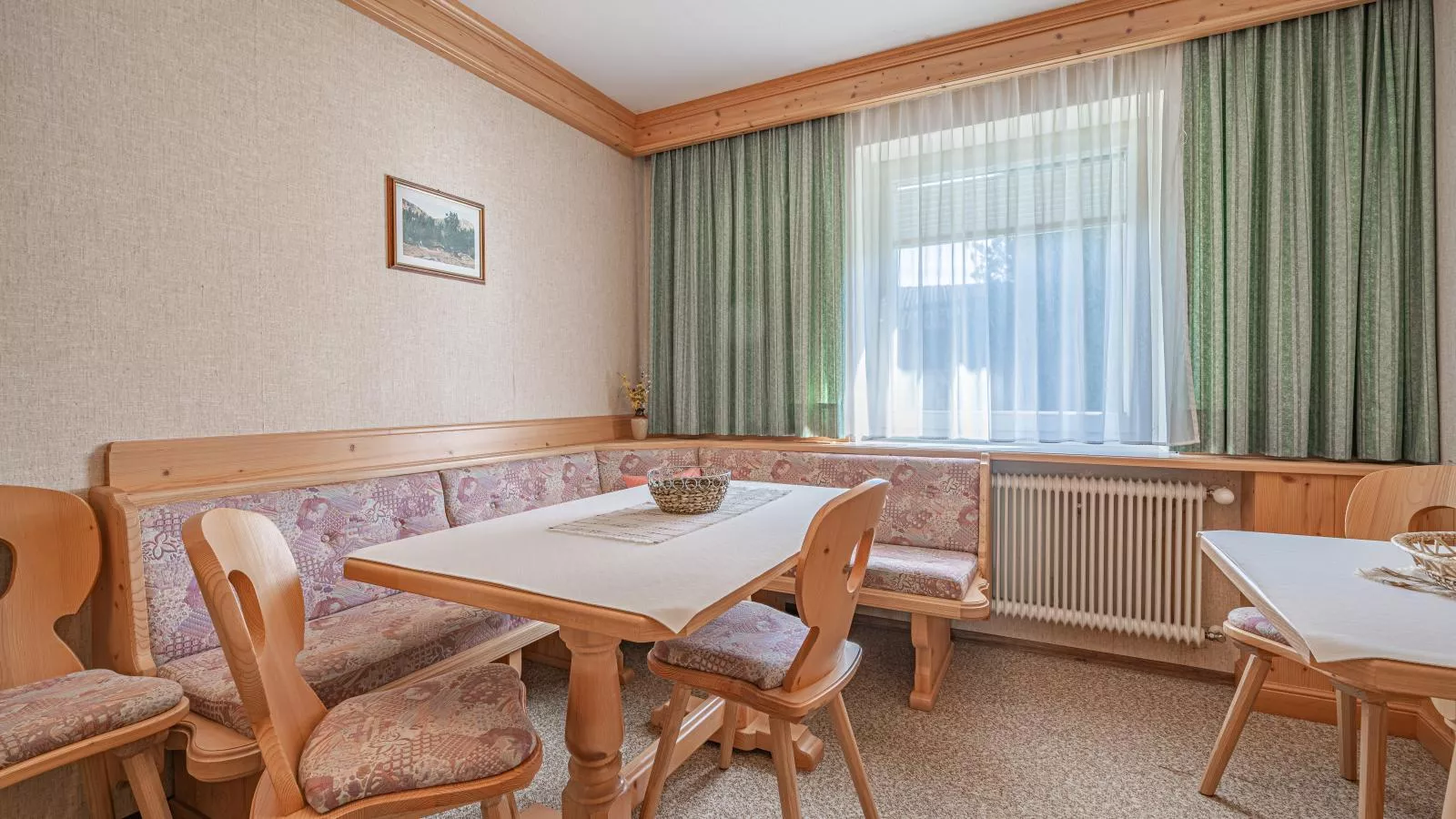 Antonia-Dining room