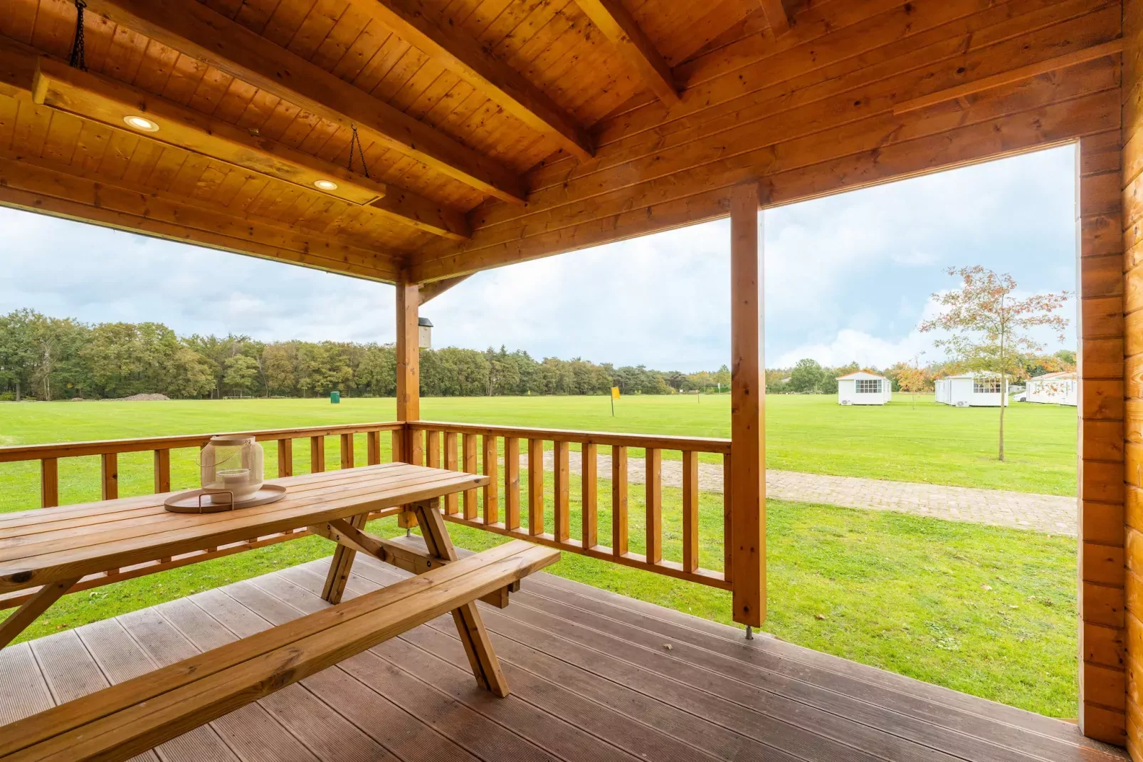 Chalet E-Terrace balcony