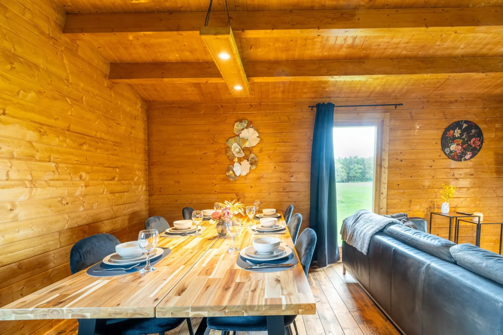 Chalet E-Dining room