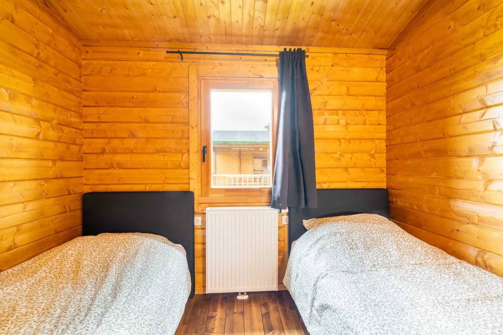 Chalet E-Bedroom