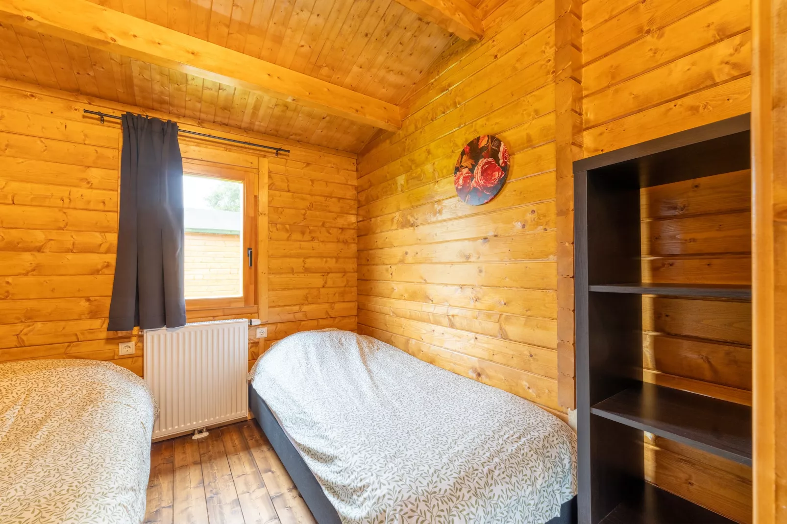 Chalet E-Bedroom