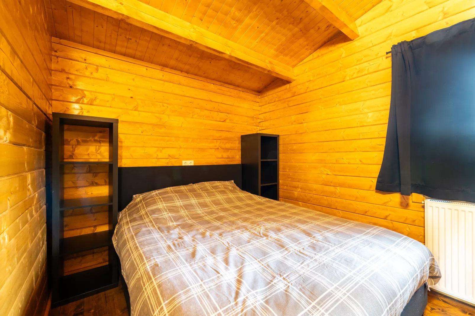 Chalet E-Bedroom