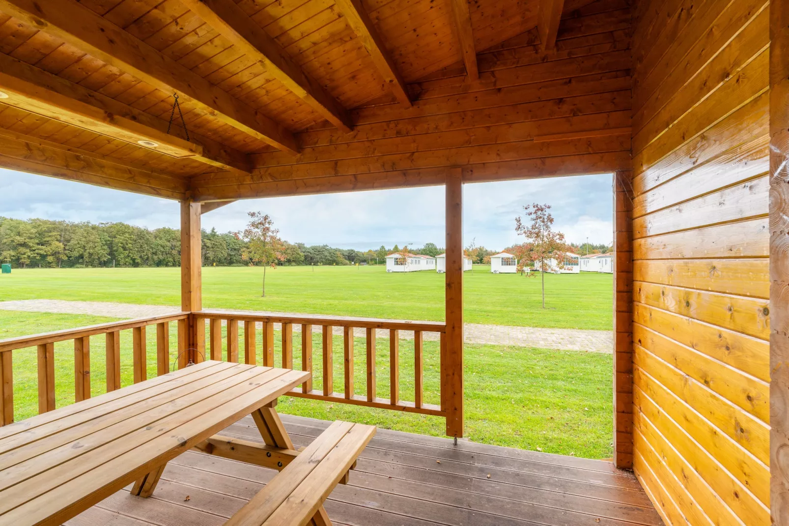Chalet E-Terrace balcony