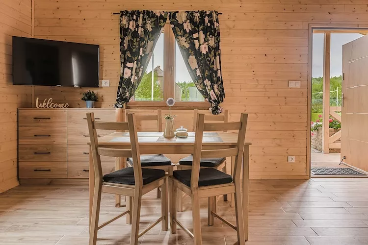 Osada Trzy Siostry domek nr 4 dla 6 osób Dąbrowa-Living room