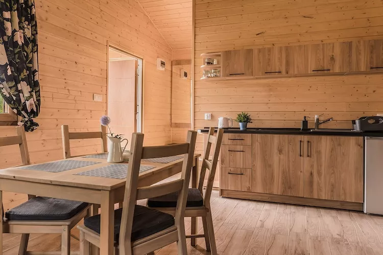 Osada Trzy Siostry domek nr 4 dla 6 osób Dąbrowa-Kitchen