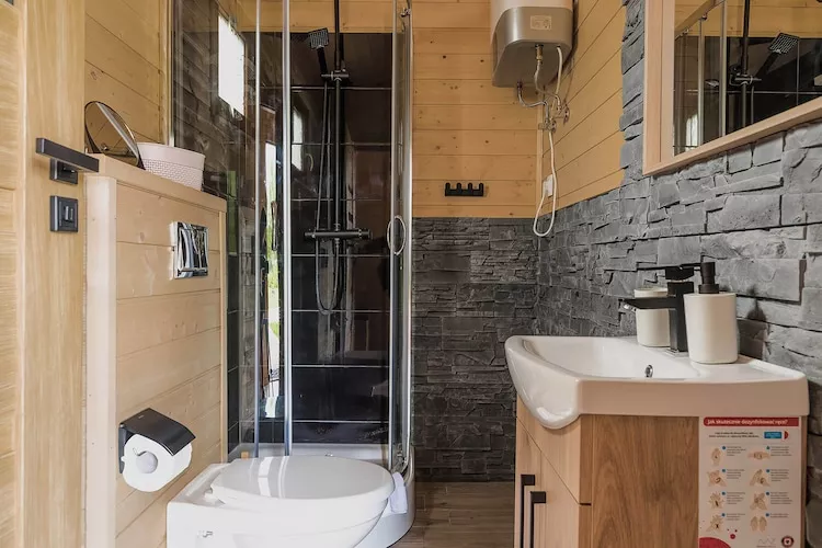 Osada Trzy Siostry domek nr 4 dla 6 osób Dąbrowa-Bathroom