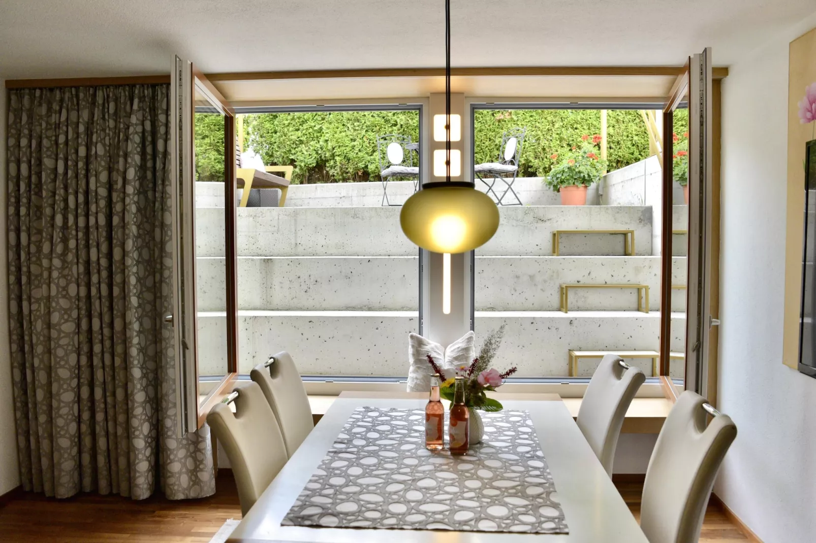Apartment fein-Dining room