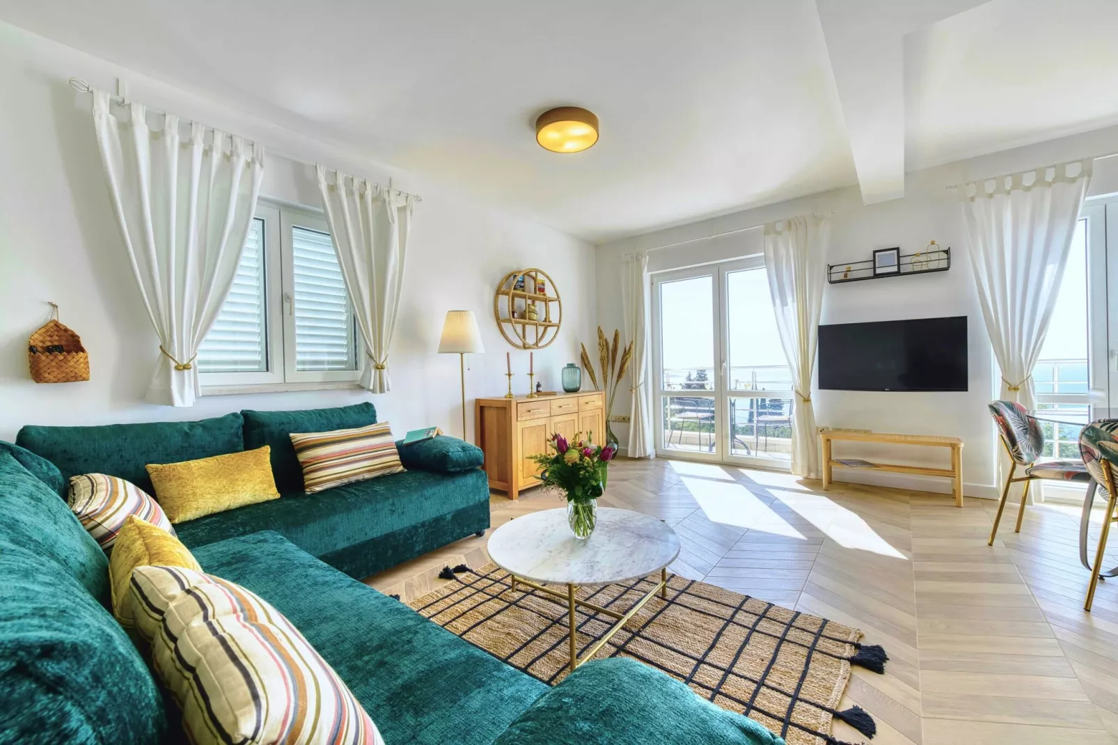 Apartments Maris-Comfort One Bedroom Apartment  with Terrace and Sea view-Living room