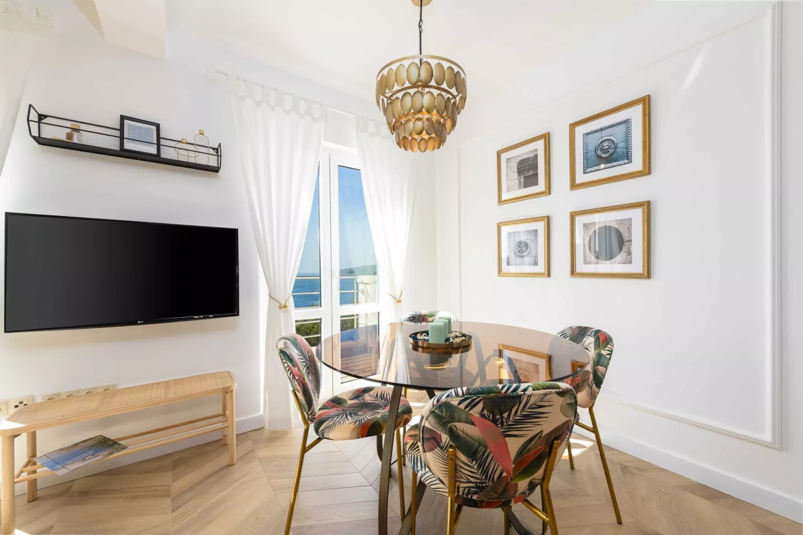 Apartments Maris-Comfort One Bedroom Apartment  with Terrace and Sea view-Living room