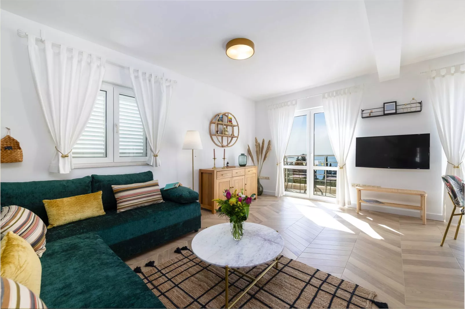 Apartments Maris-Comfort One Bedroom Apartment  with Terrace and Sea view-Living room