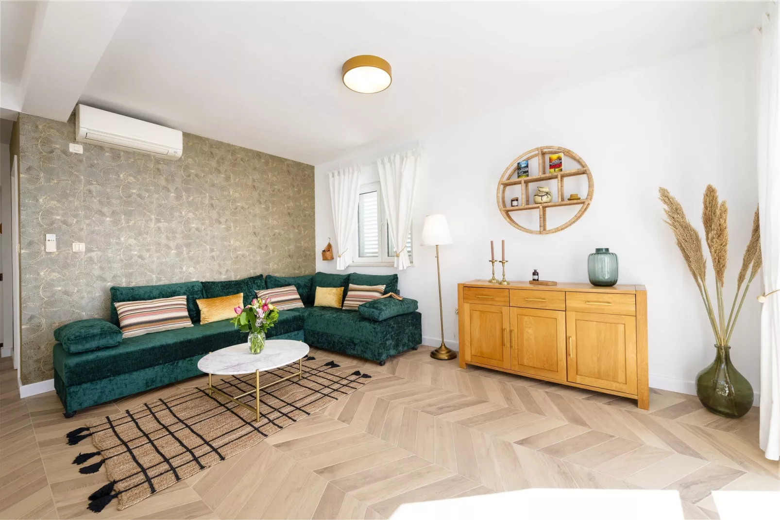 Apartments Maris-Comfort One Bedroom Apartment  with Terrace and Sea view-Living room