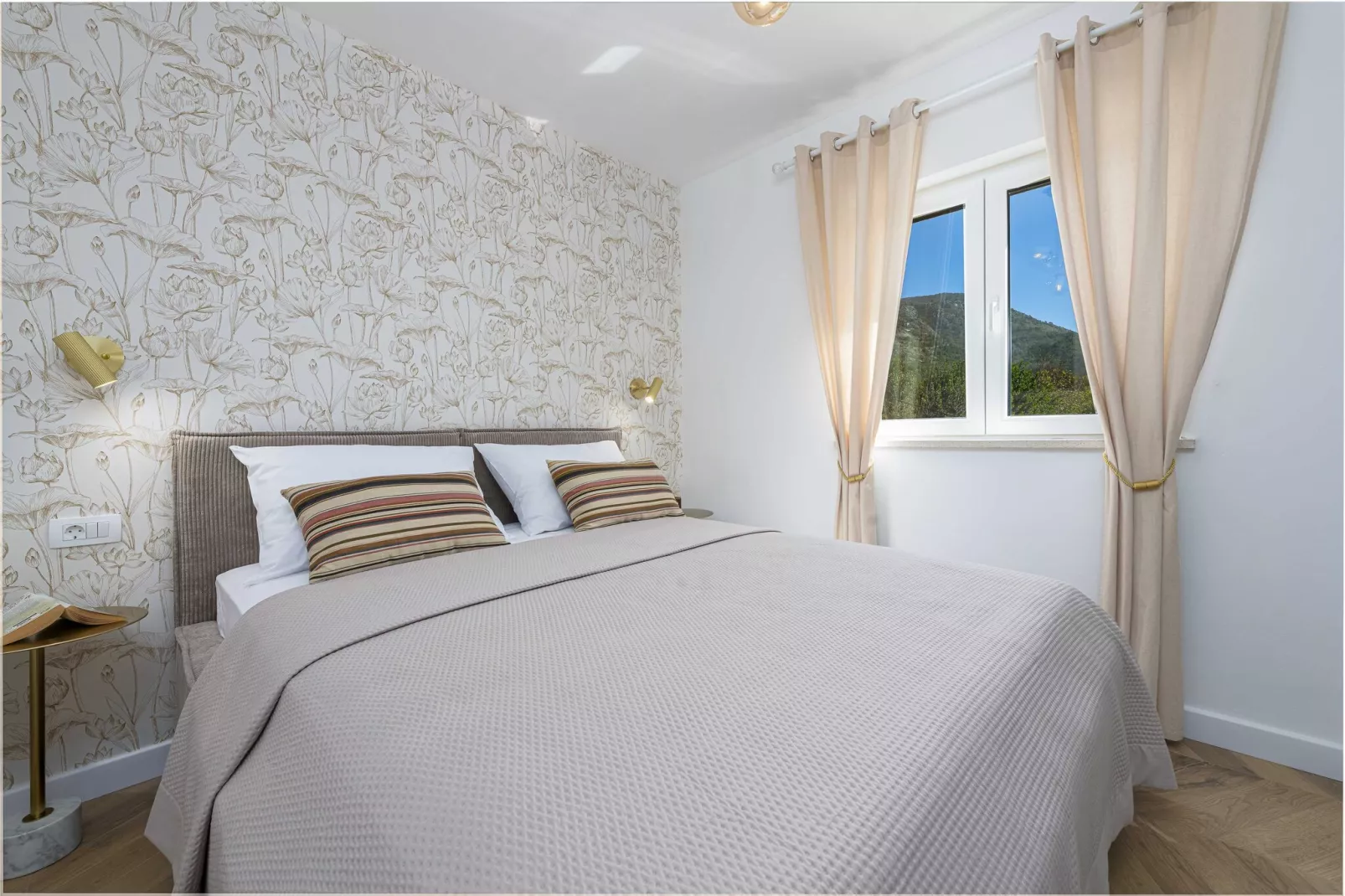Apartments Maris-Comfort One Bedroom Apartment  with Terrace and Sea view-Bedroom