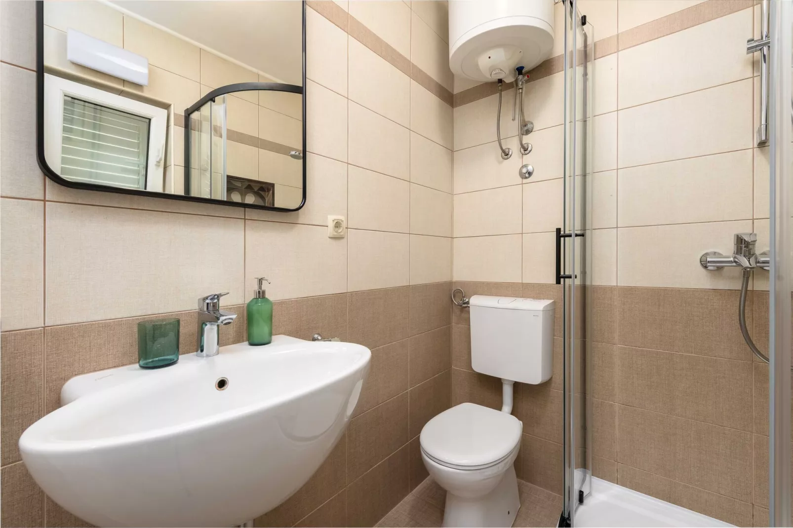 Apartments Maris-Comfort One Bedroom Apartment  with Terrace and Sea view-Bathroom