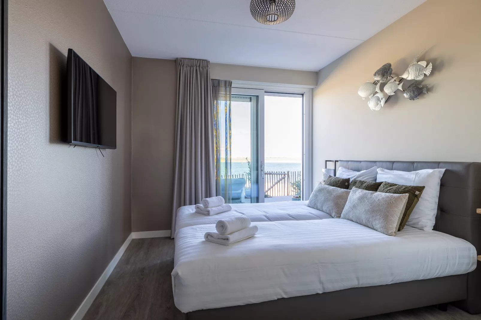 Luxe appartement Vista Maris 'Somaris' - Havenweg 8-50  Sint-Annaland-Schlafzimmer
